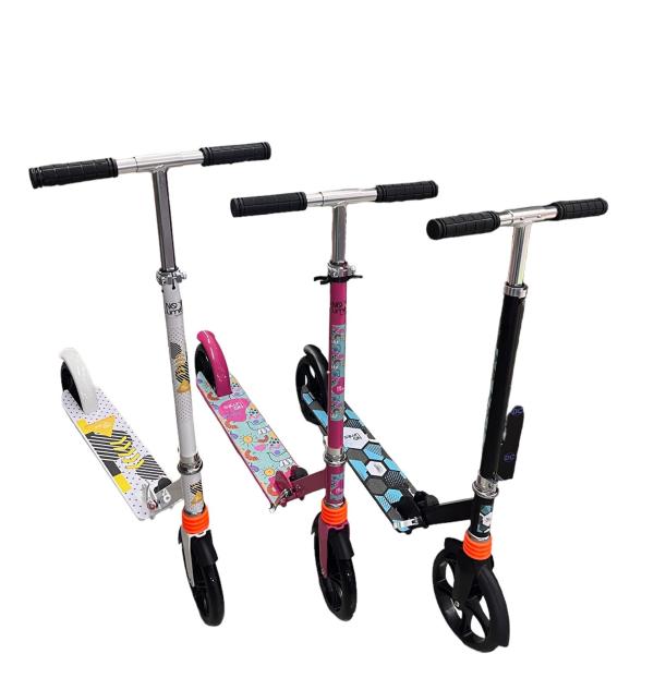 Scooterde Aluminio en Color Blanco. Rosado y Negro 3a+Máx 100KG. (447652)